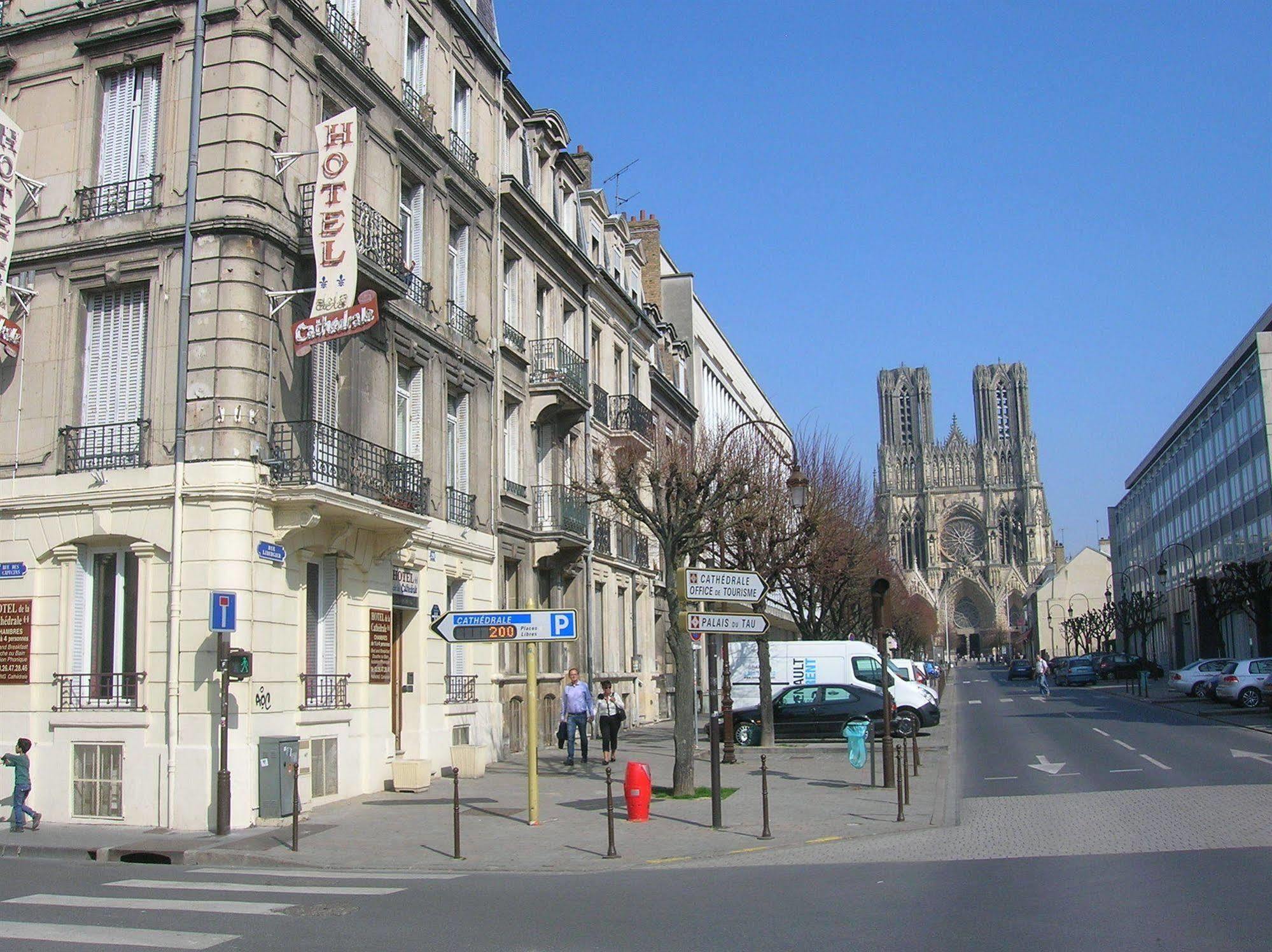 Hotel De La Cathedrale Reims Bagian luar foto